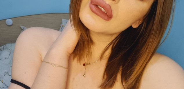 Model - LindaBrynn camgirl