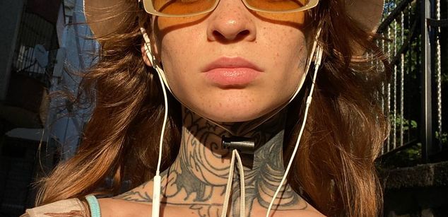 Model - Elena petite