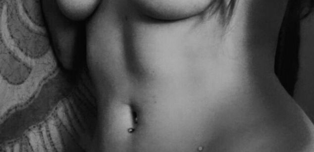 Model - Veronica redhead