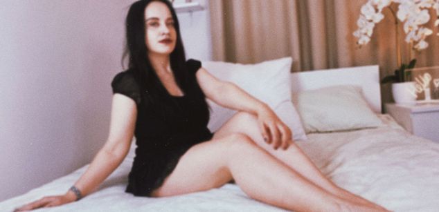 Model - Jennifer bigass