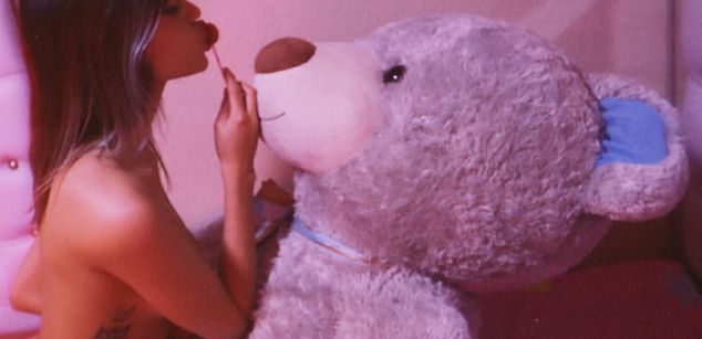 Model - ElektraLane shaved