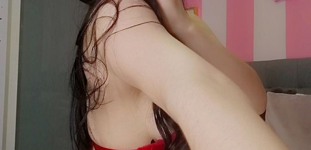 Model - EmilyPrada feet