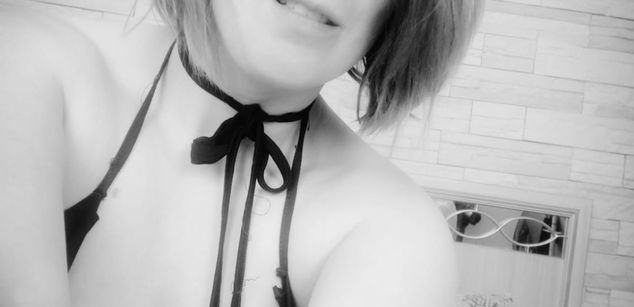 Model - MollyTWO bigass