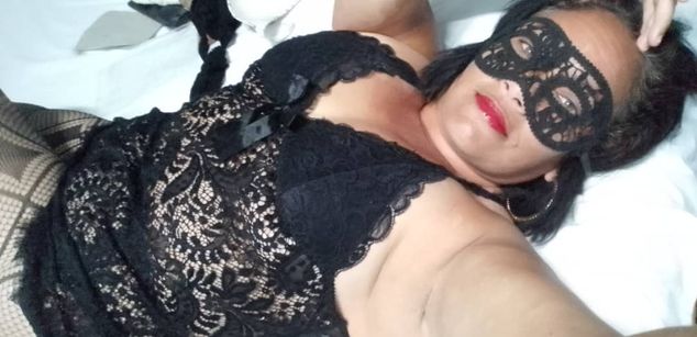 Model - Cubana bigboobs