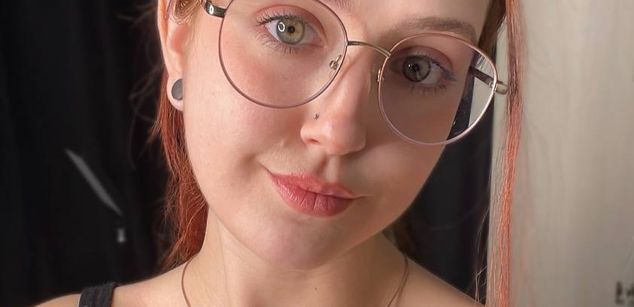 Model - HOLY_HOLES bdsm