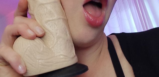 Model - Topsy Wilde findom