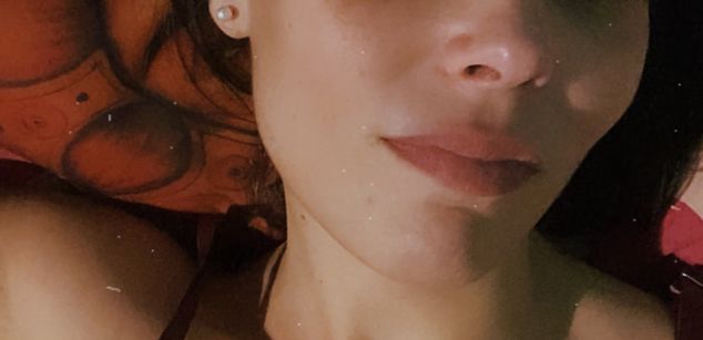 Model - MissChuwie feet