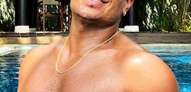 Model - Fernando Ferraz bigcum