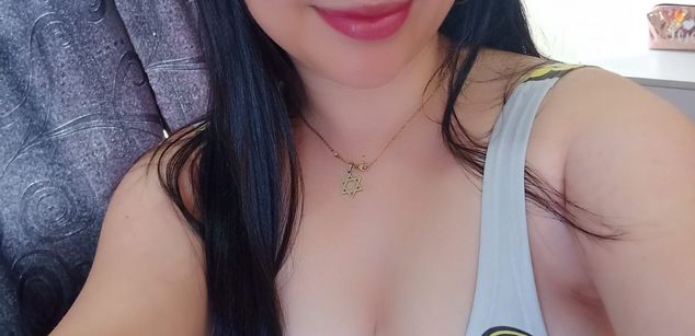 Model - CamilaRoberts pussy