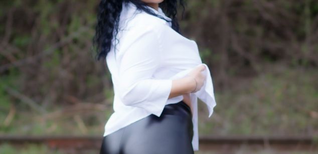 Model - CharrloteXX tightpussy