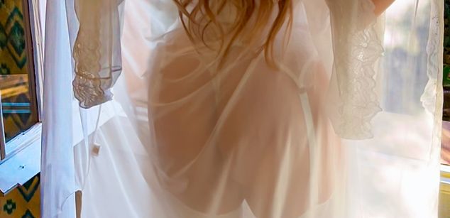 Model - Nina Roman oil