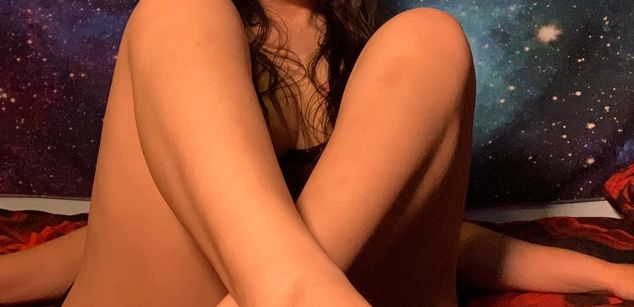 Model - Eris Stardust camgirl