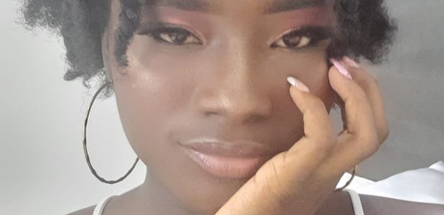 Model - OlivieLeroy heels