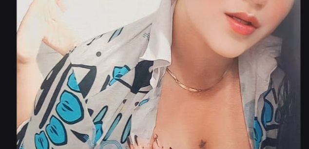 Model - Samira Abdallah pantyhose