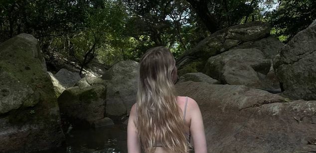 Model - tinytaissa Blonde