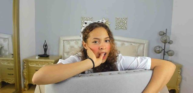 Model - Selene__Cristal young