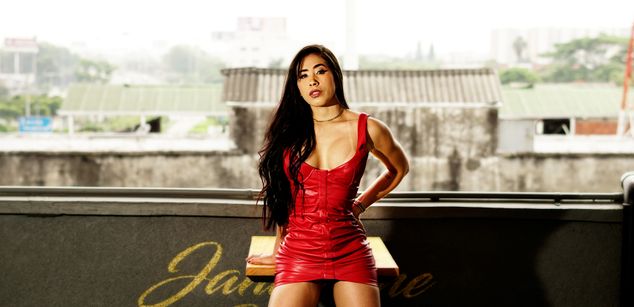 Model - BrinaVelez nipples