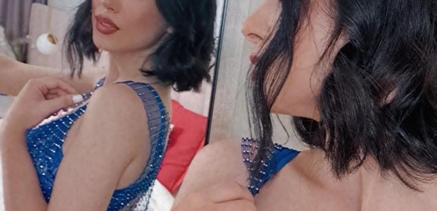 Model - MoniqueHills brunette