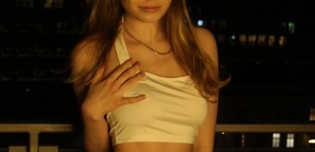 Model - AnyAmaazzy mistress