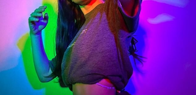 Model - LucyPurple squirt