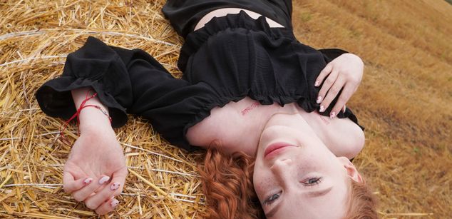 Model - Redhead sissy