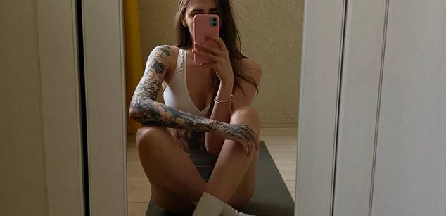 Model - NaomiLisss slim