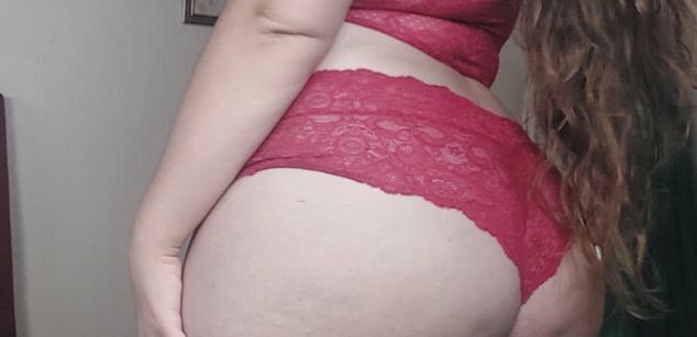 Model - Nina Baena bigboobs