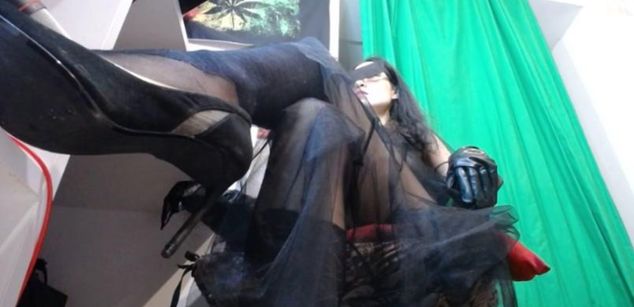 Model - Miss Stress cei