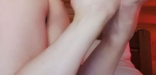 Model - AnnaLu strapon