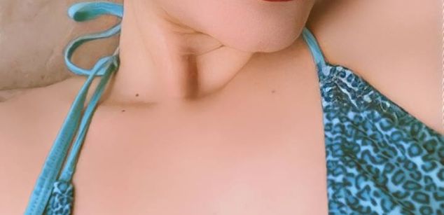 Model - Coraline Evans sexy