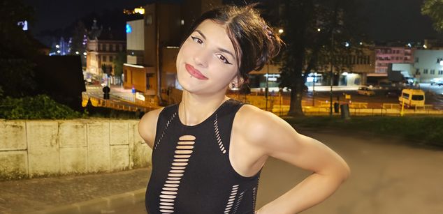 Model - LucyPurple squirt