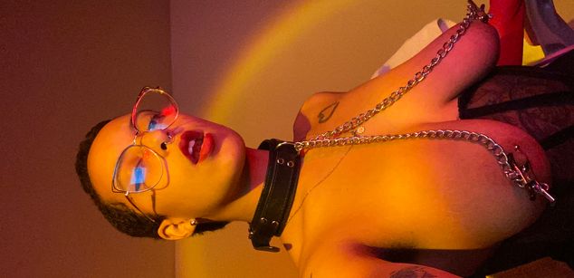 Model - Elizabeth corazon de leon cei