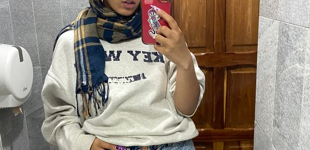 Model - Elizabeth corazon de leon cei