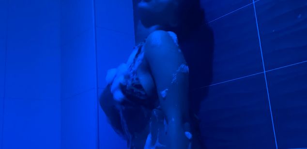 Model - Elizabeth corazon de leon cei