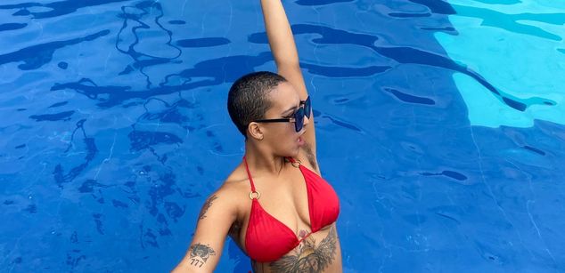 Model - Elizabeth corazon de leon cei