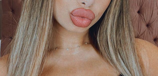 Model - RebecaDavis joi