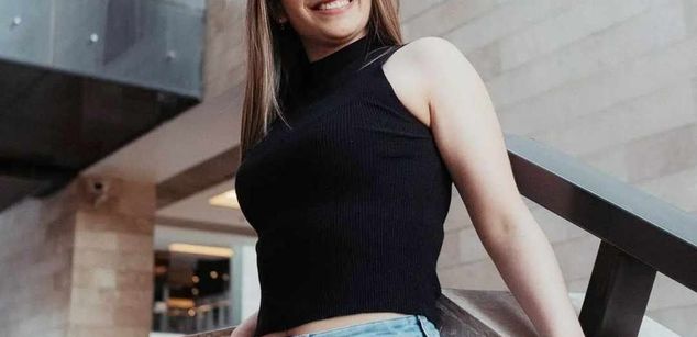 Model - MagnoliaJoy latin