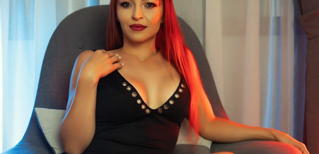 Model - CassieHilton mature