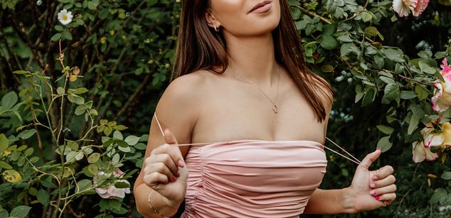 Model - Chloe Rocks feet