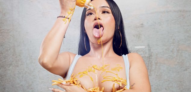 Model - Tifanny Evans masturbation