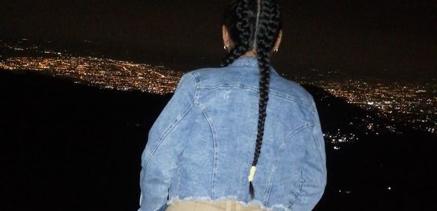 Model - Violet Hughes squirt