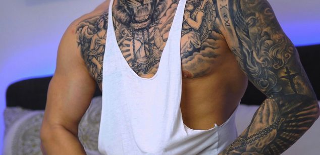 Model - Lewis Muscle twerk