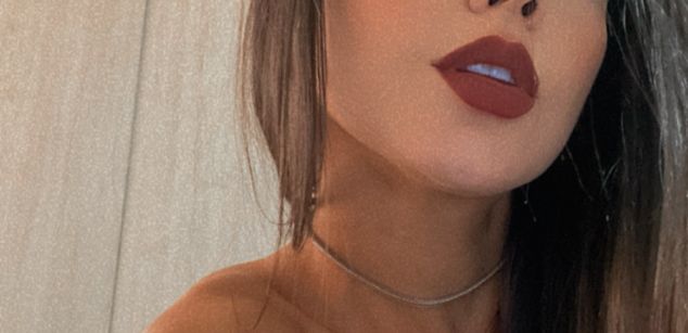 Model - bloom ly bdsm