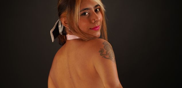 Model - mary990 closeup