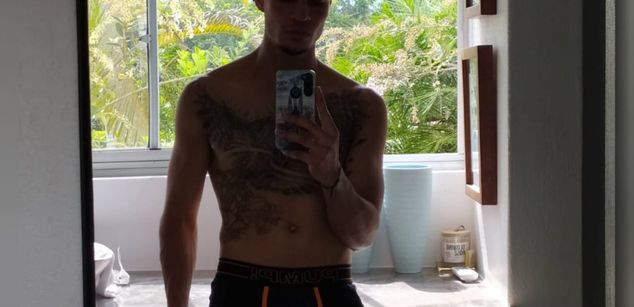 Model - andrsar brown