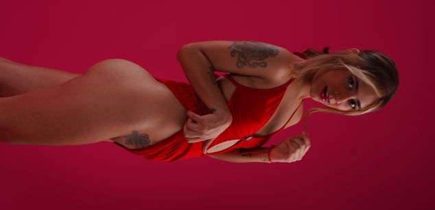 Model - mary990 closeup