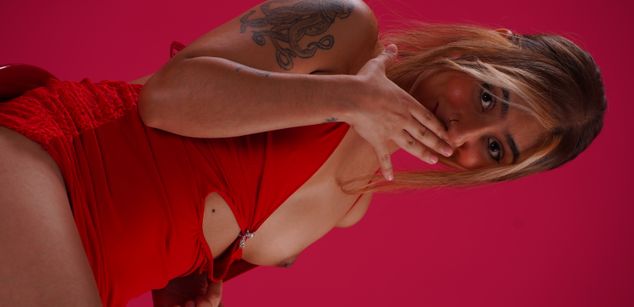 Model - mary990 closeup