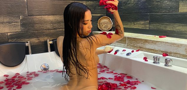 Model - KylieWhite joi