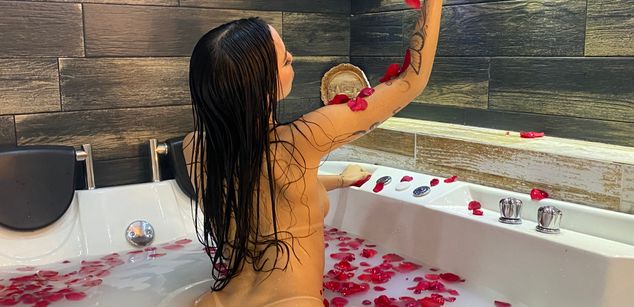 Model - KylieWhite joi