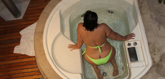 Model - Selene mature